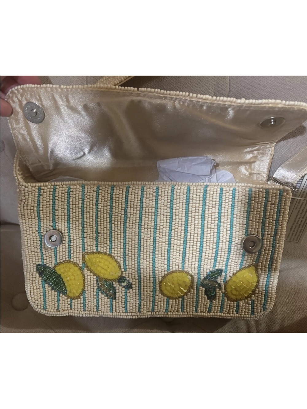 TikTok viral beaded bag features a fun lemon pattern - Picture 7 of 9